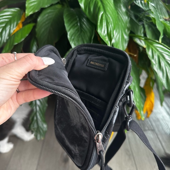 Balenciaga Leather Crossbody Explorer Pouch - Picture 2 of 2